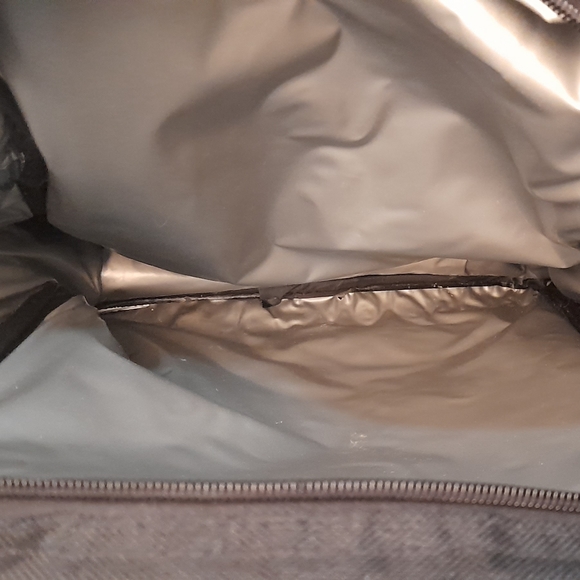 ๐ Picnic Backpack With 4 Cups - Picture 4 of 5